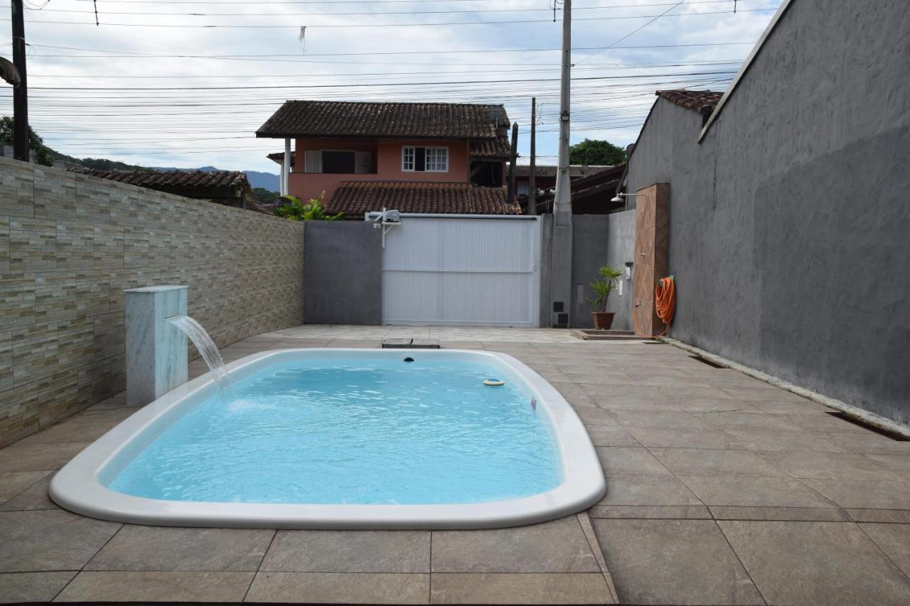 Holiday home 5min Da Praia Grande, Piscina, Wi-fi, Churrasqueira, Cozinha Externa Ubatuba